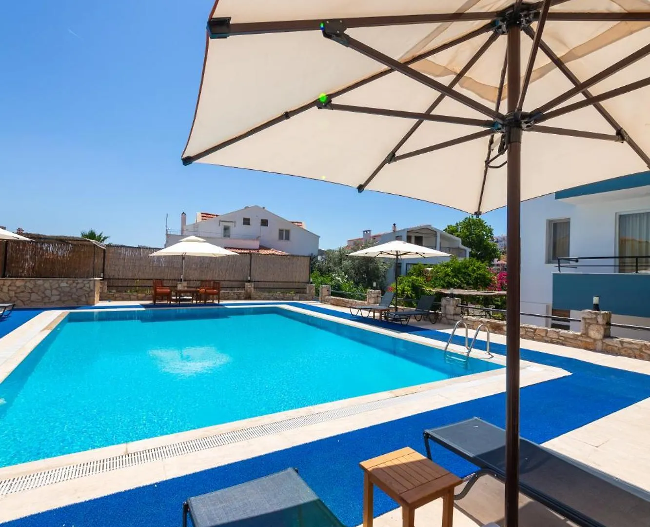 Oezguem Suite Otel Datca