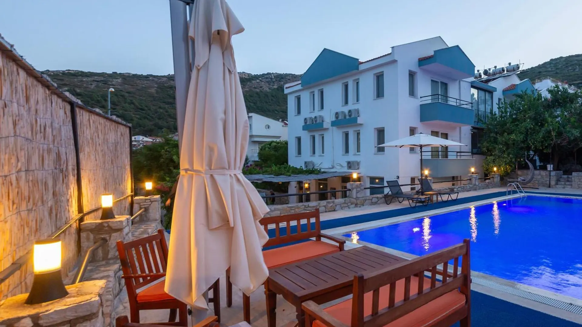 Hotel de apartamente Oezguem Suite Otel Datca Turcia