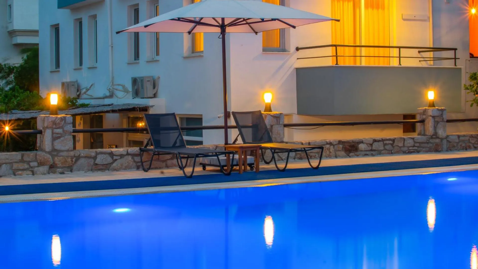 Oezguem Suite Otel Datca 0*,