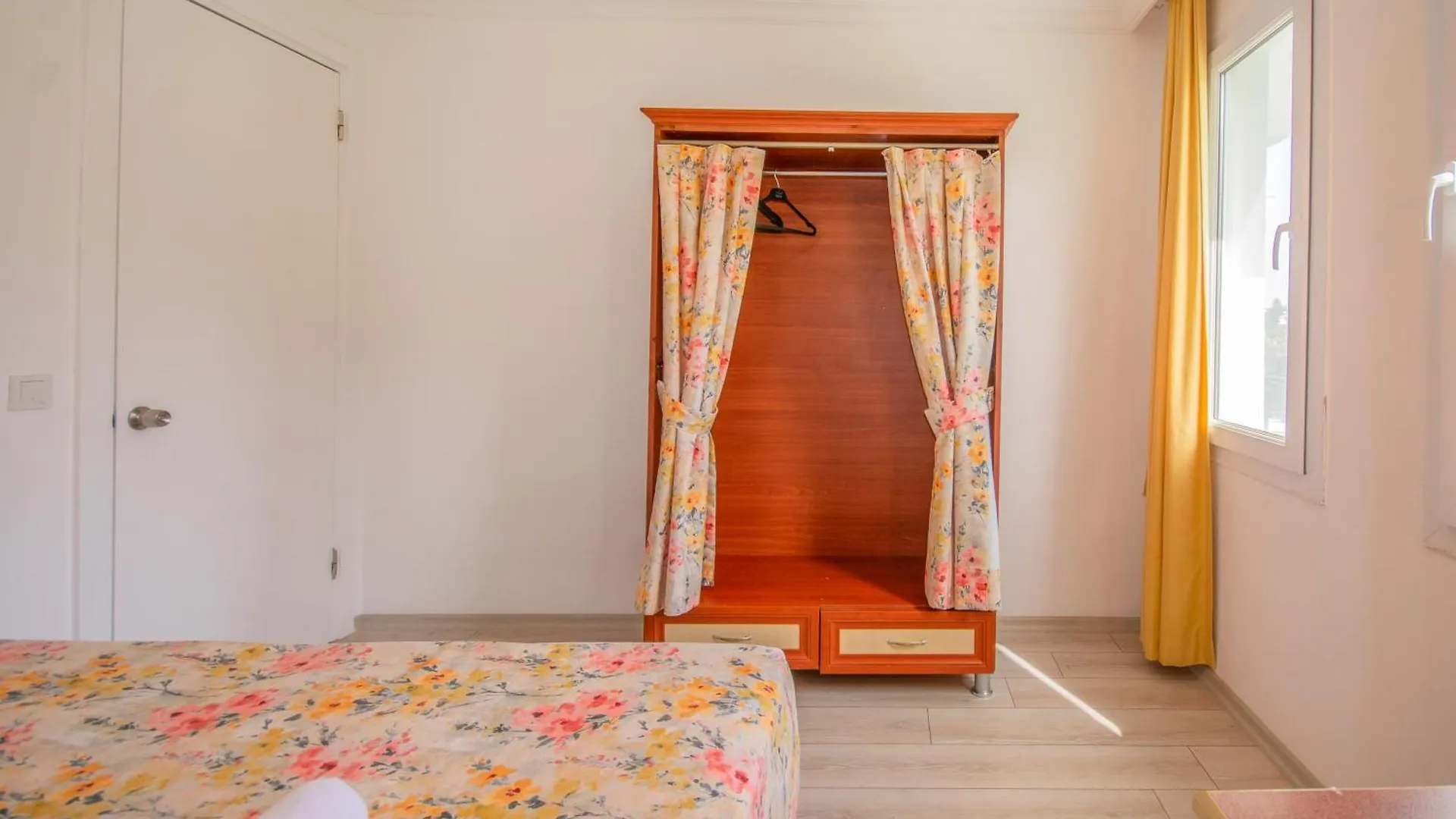 Oezguem Suite Otel Datca Hotel de apartamente