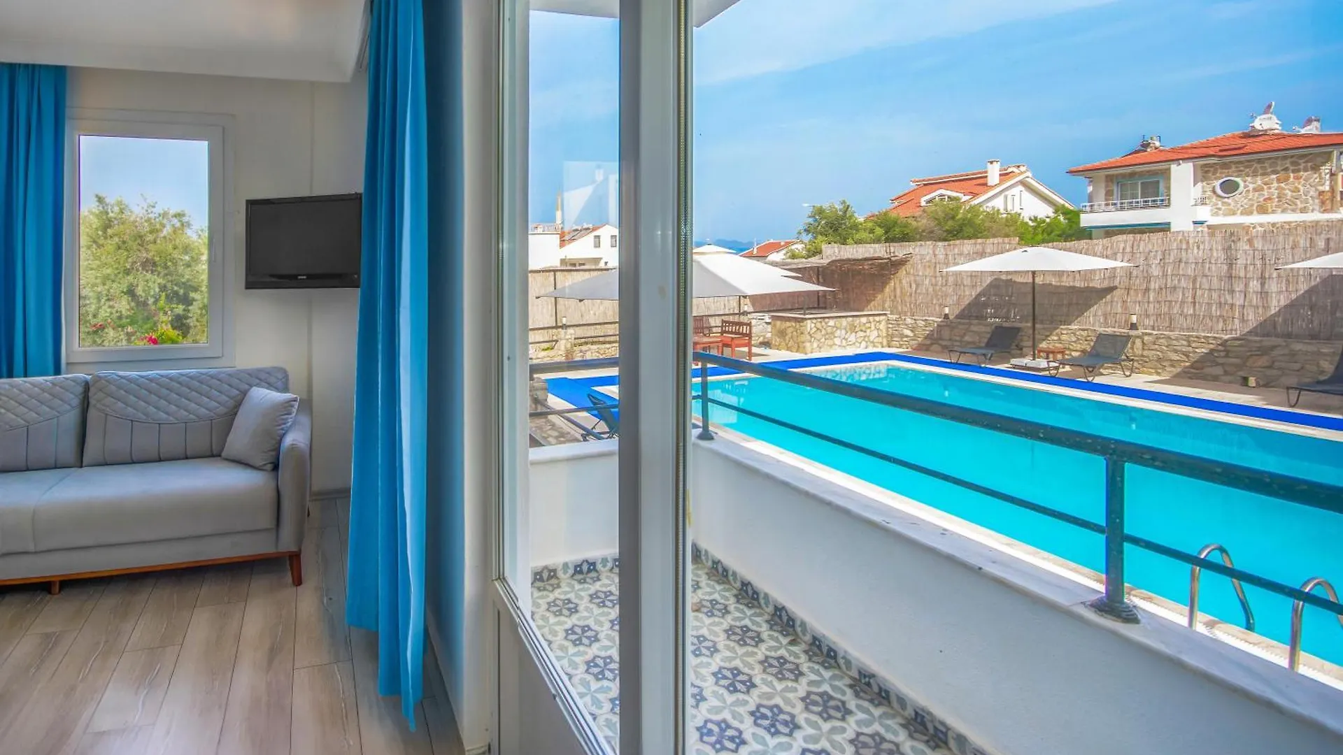 Oezguem Suite Otel Datca 0*,
