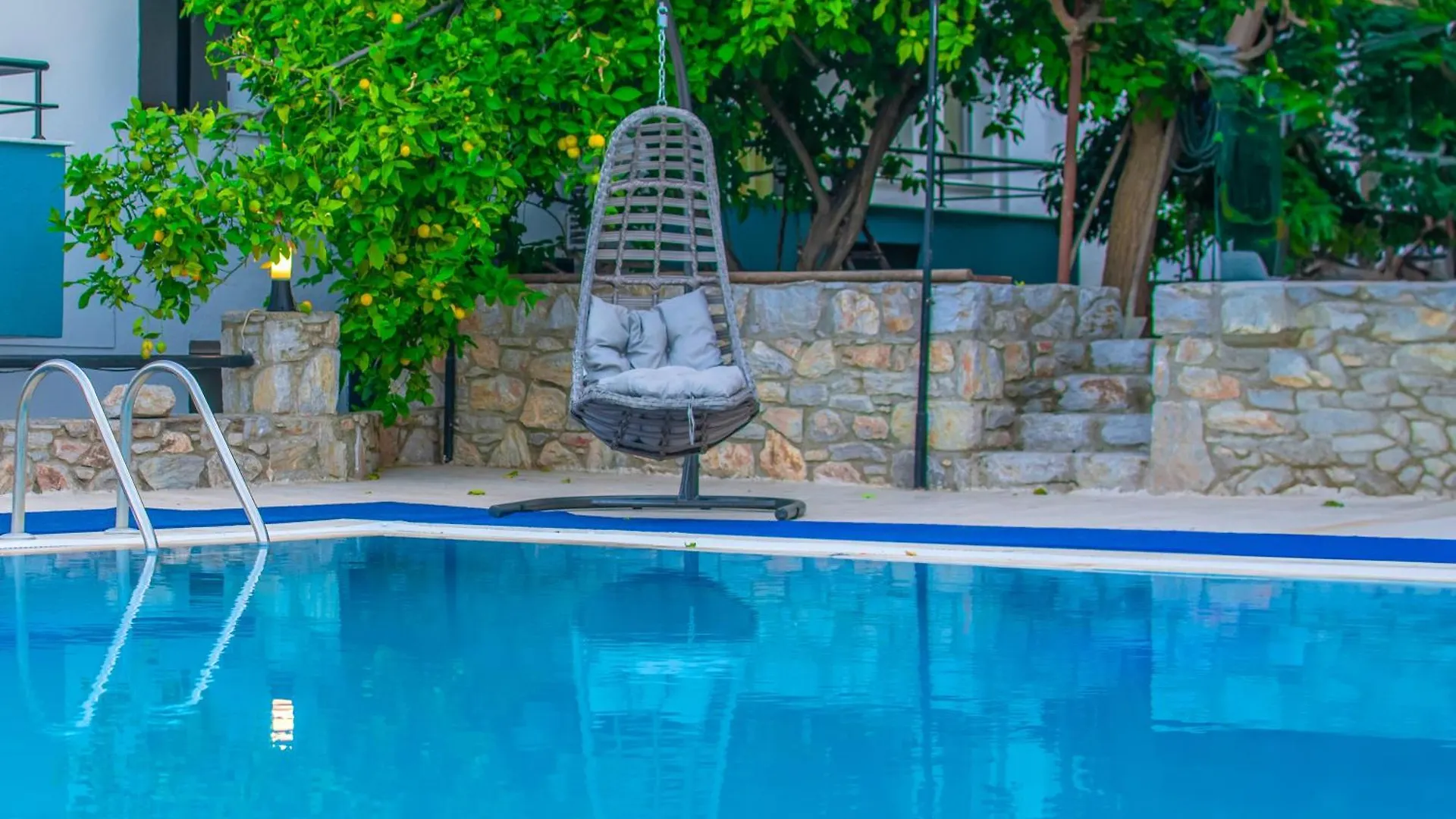 Oezguem Suite Otel Datca