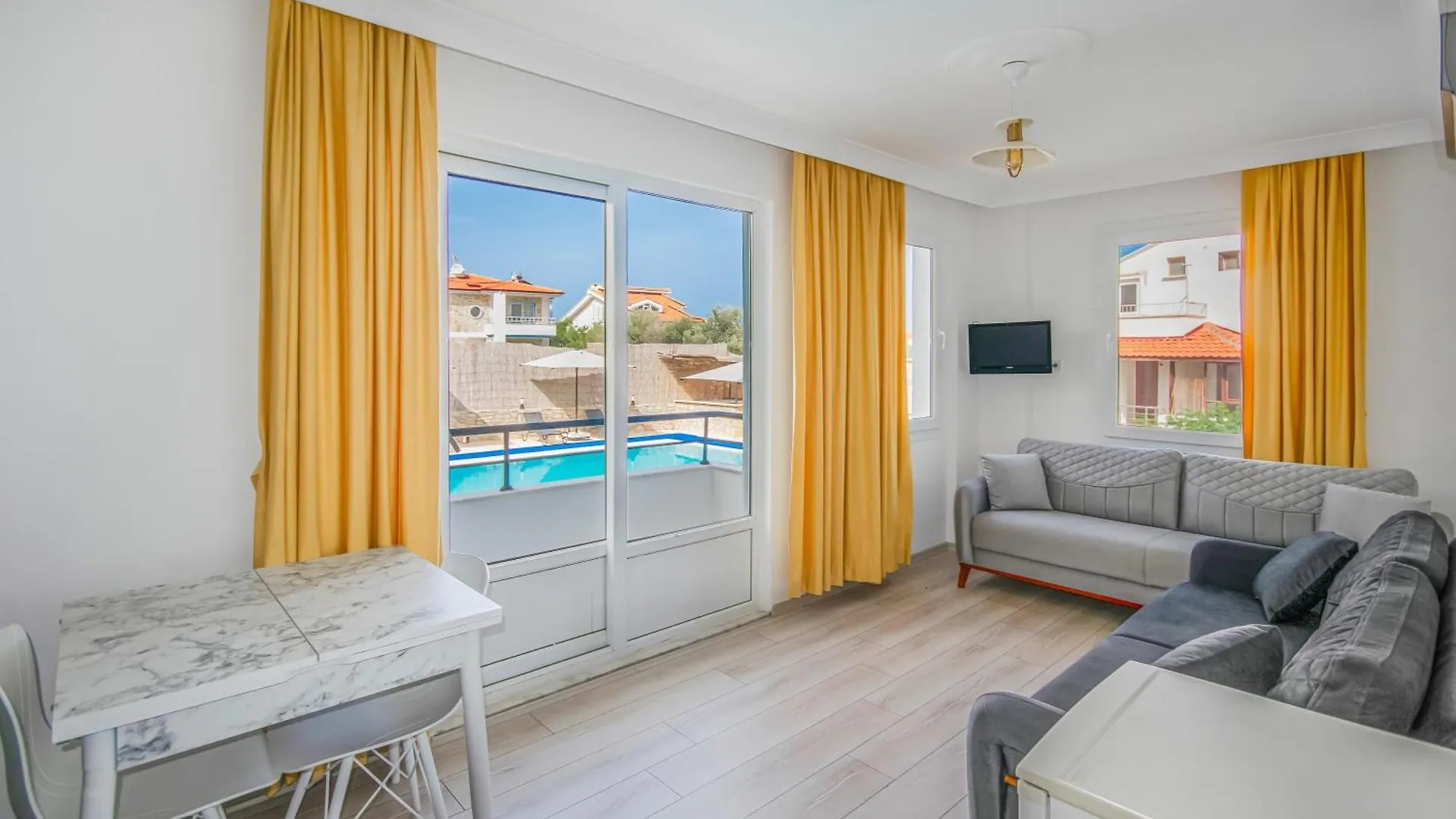 Oezguem Suite Otel Datca Turcia