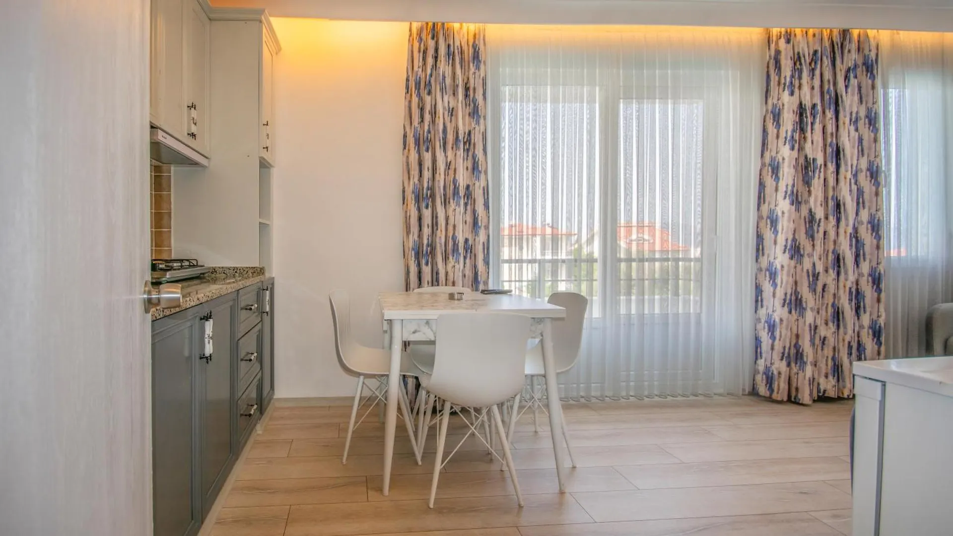 Oezguem Suite Otel Datca