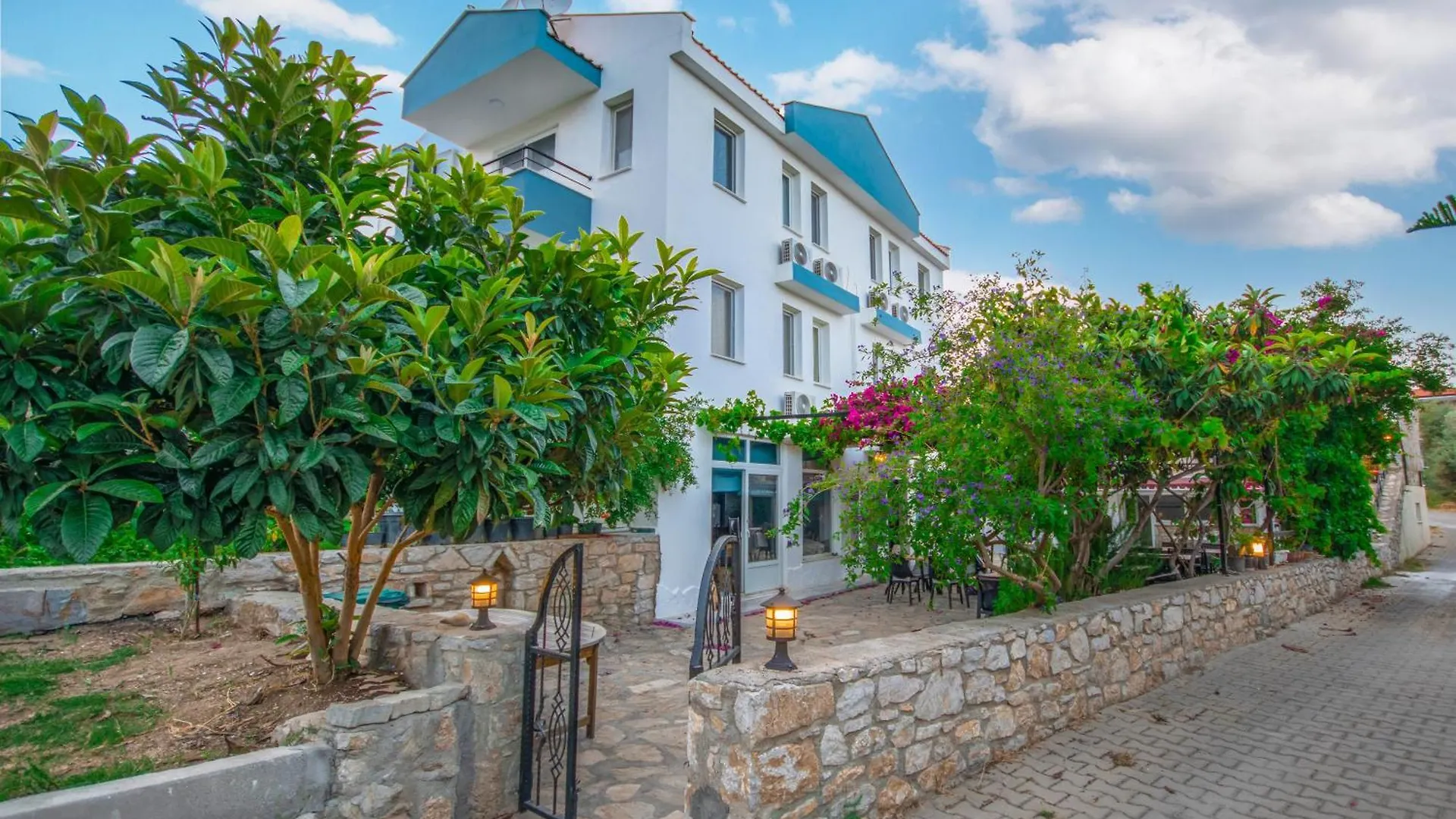 Oezguem Suite Otel Datca 0*,