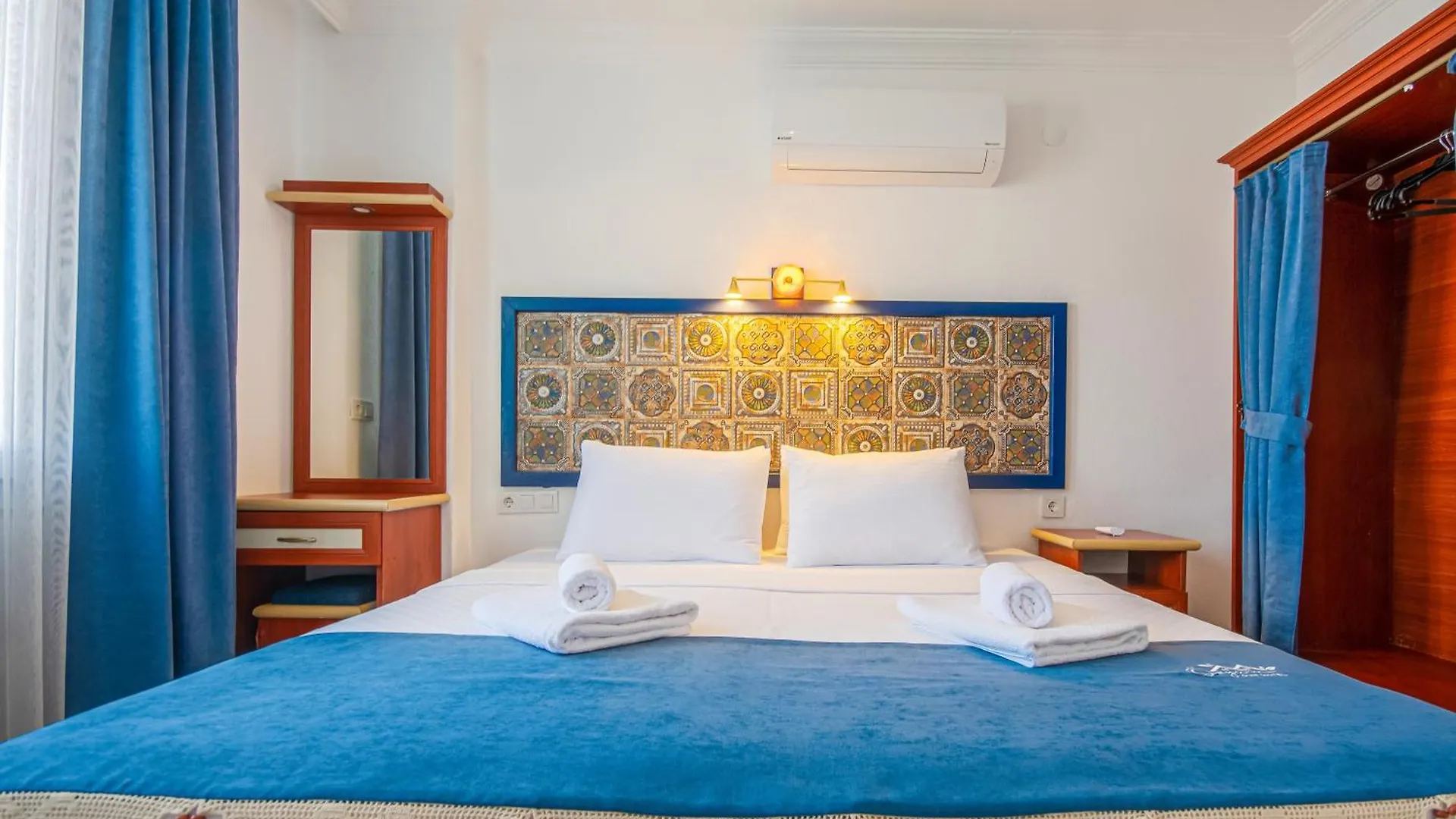 Oezguem Suite Otel Datca